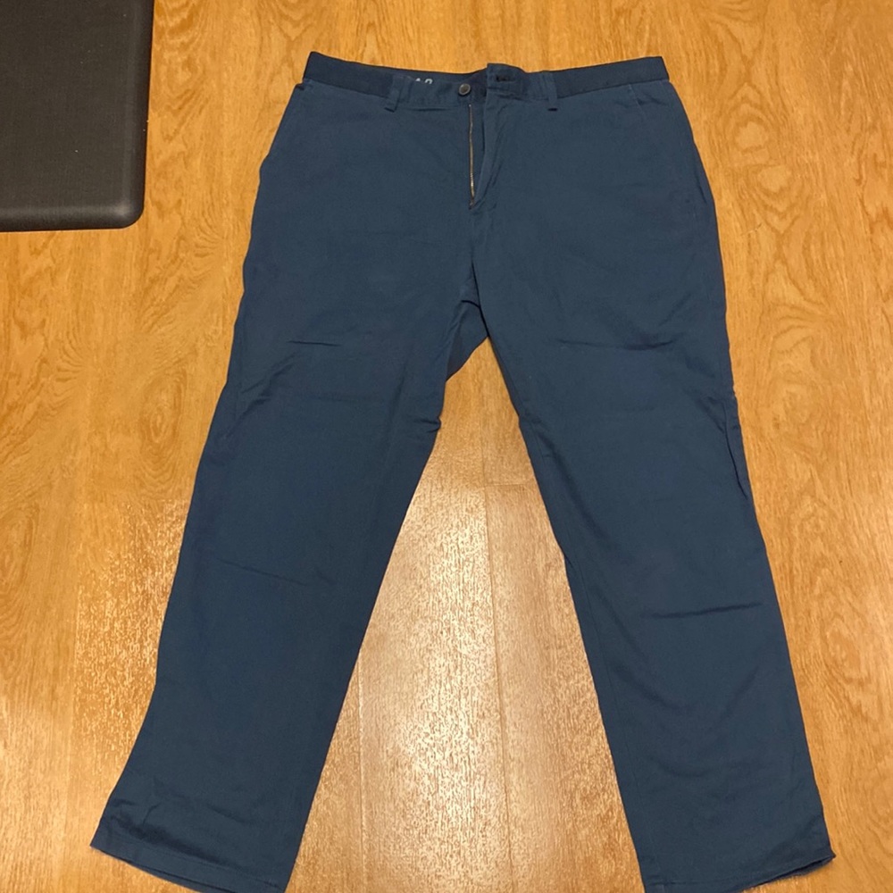 Like New- Haggar Navy Khaki -38x30